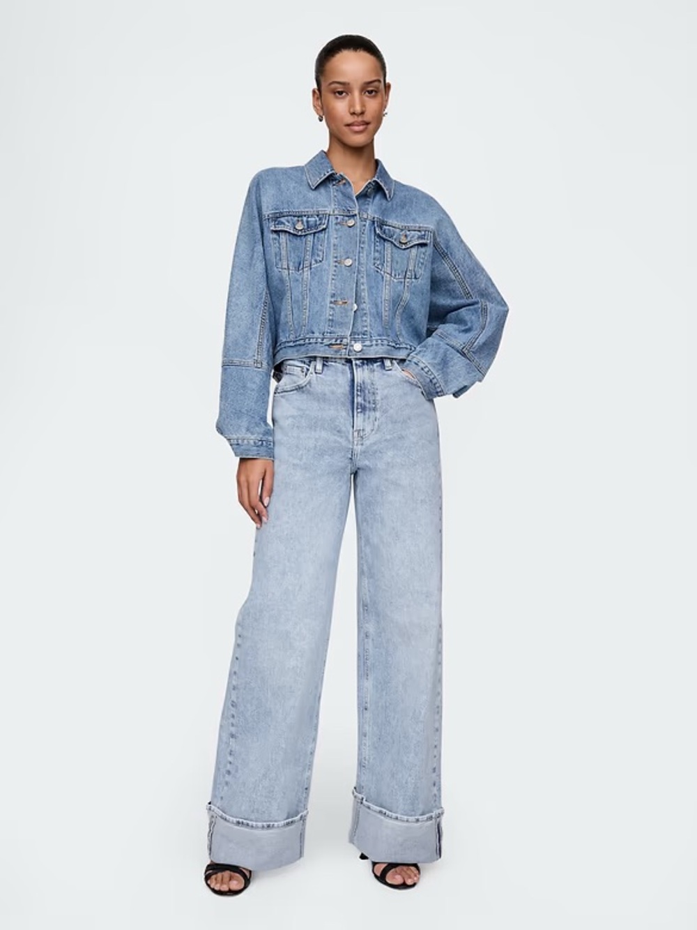 GAP | High Rise Stride Cuffed Wide-Leg Jeans | 27